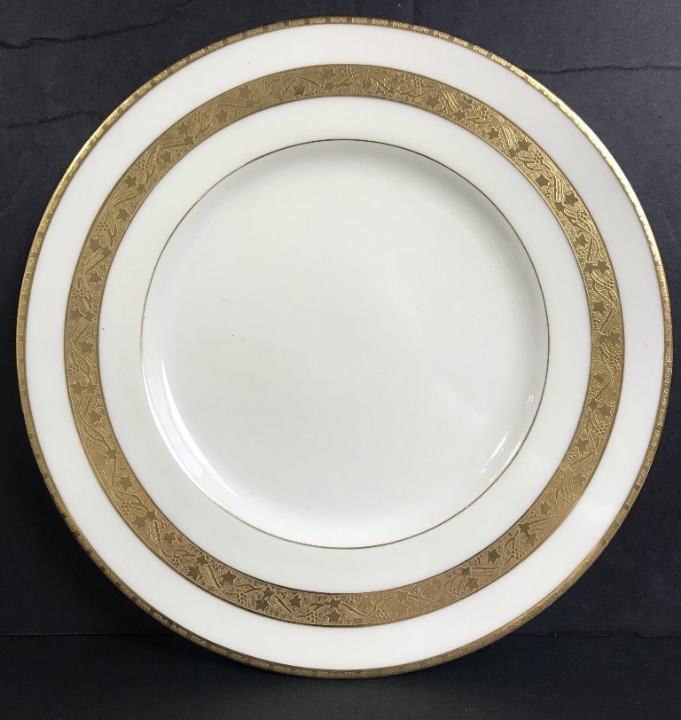 Eight Tiffany & Co Minton plates: Eight Tiffany & Co Minton plates. 10.25" dia each. Marked "Tiffany & Co" and "Minton".