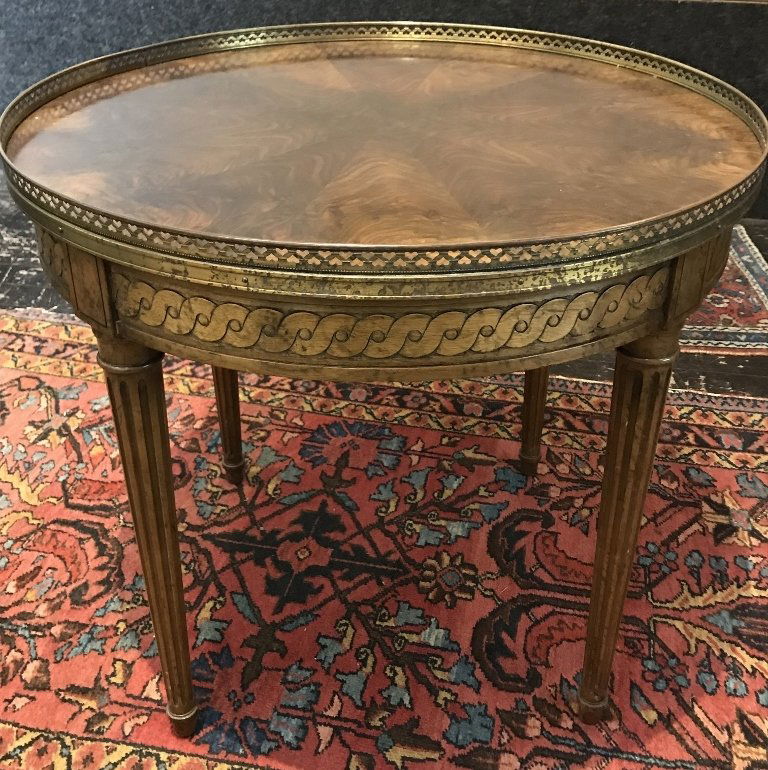 Circular wood table with gallery (1 of 6)