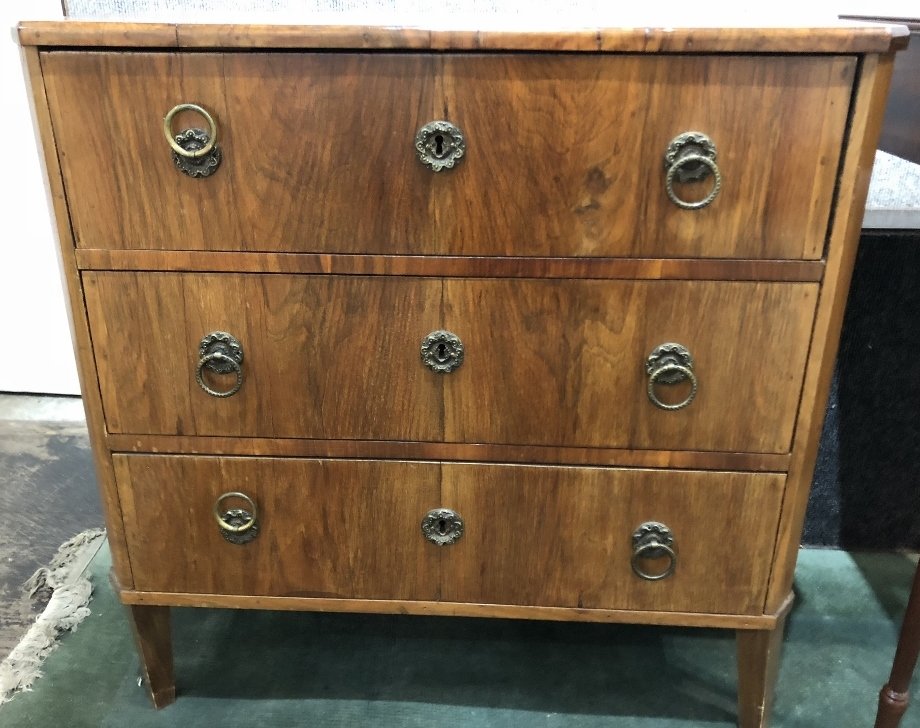 Small wood chest of drawers, circa 1900 (1 of 4)