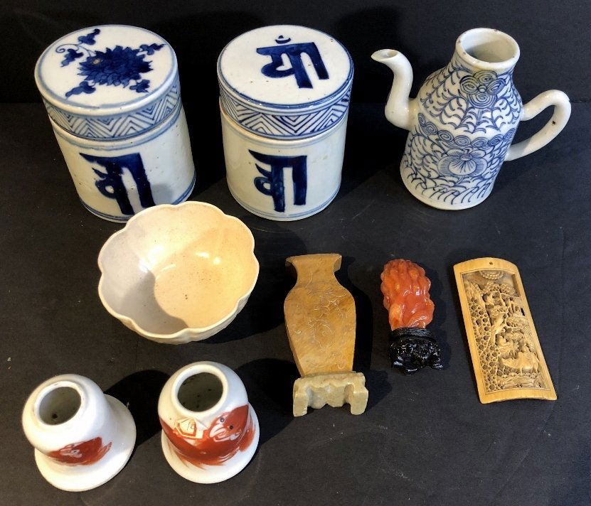 Misc Chinese items, incl snuff bottle (1 of 16)