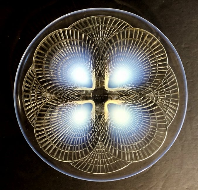 R.Lalique opalescent "Coquilles" plate, c.1930 (1 of 3)