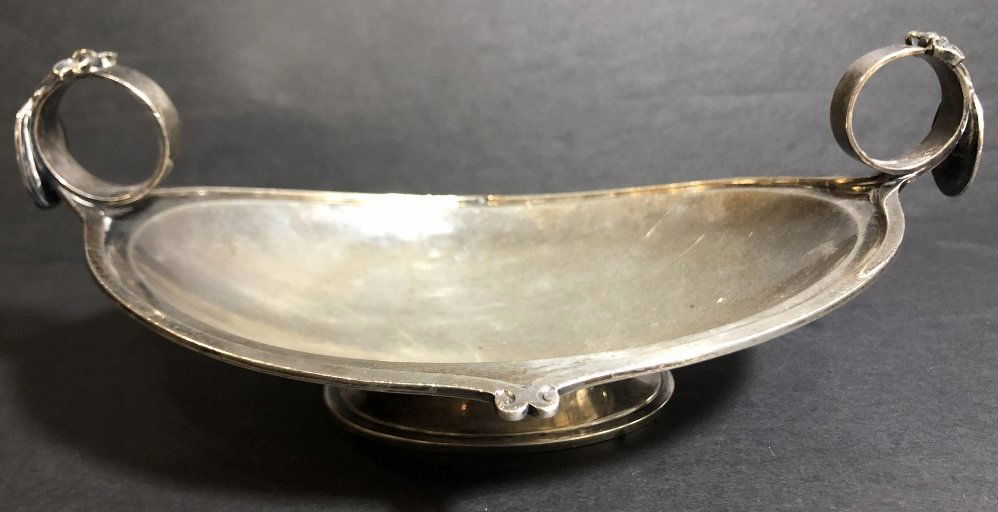 Gorham Medallion ware sterling dish, c1875, 9.4t.oz (1 of 8)