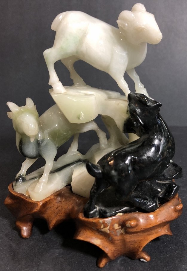 Chinese jade carving, mountain goats (1 of 8)