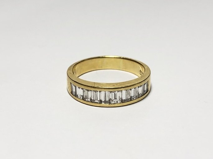 18k diamonds man's ring, channel set baguettes. (1 of 5)