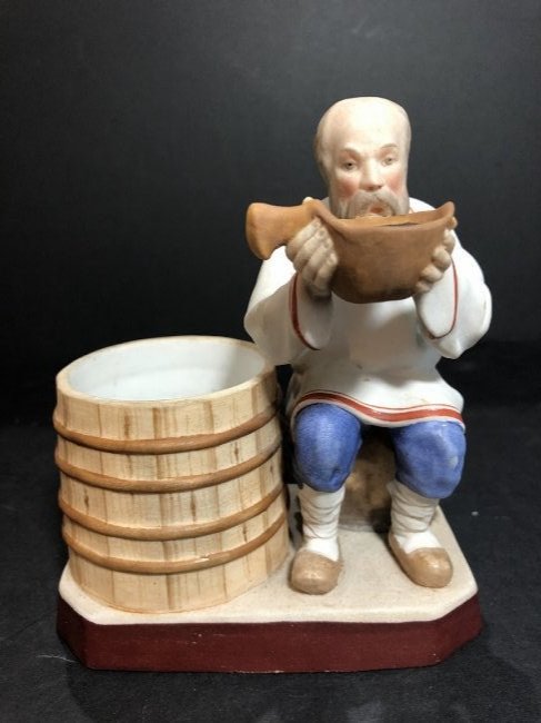 Gardner Russian porcelain figurine, c.1920 (1 of 8)