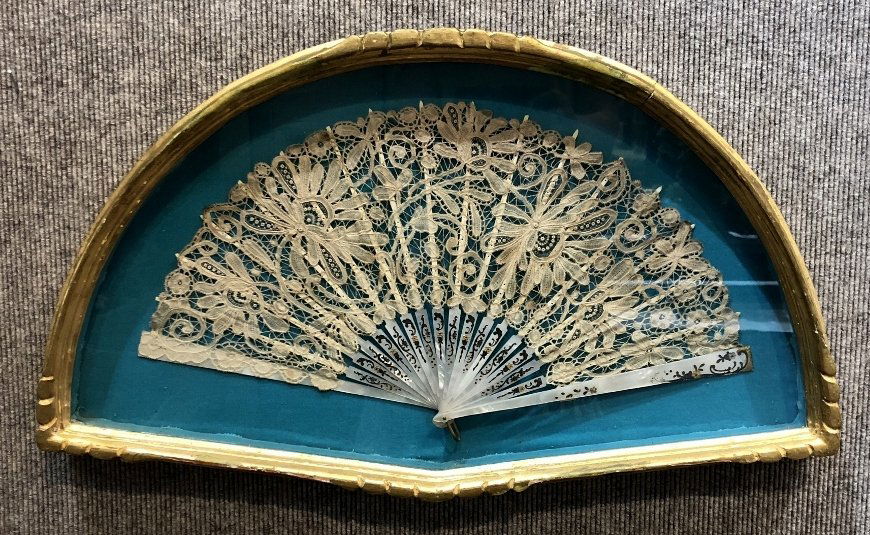 Lace fan in framed box,c1880 (1 of 4)