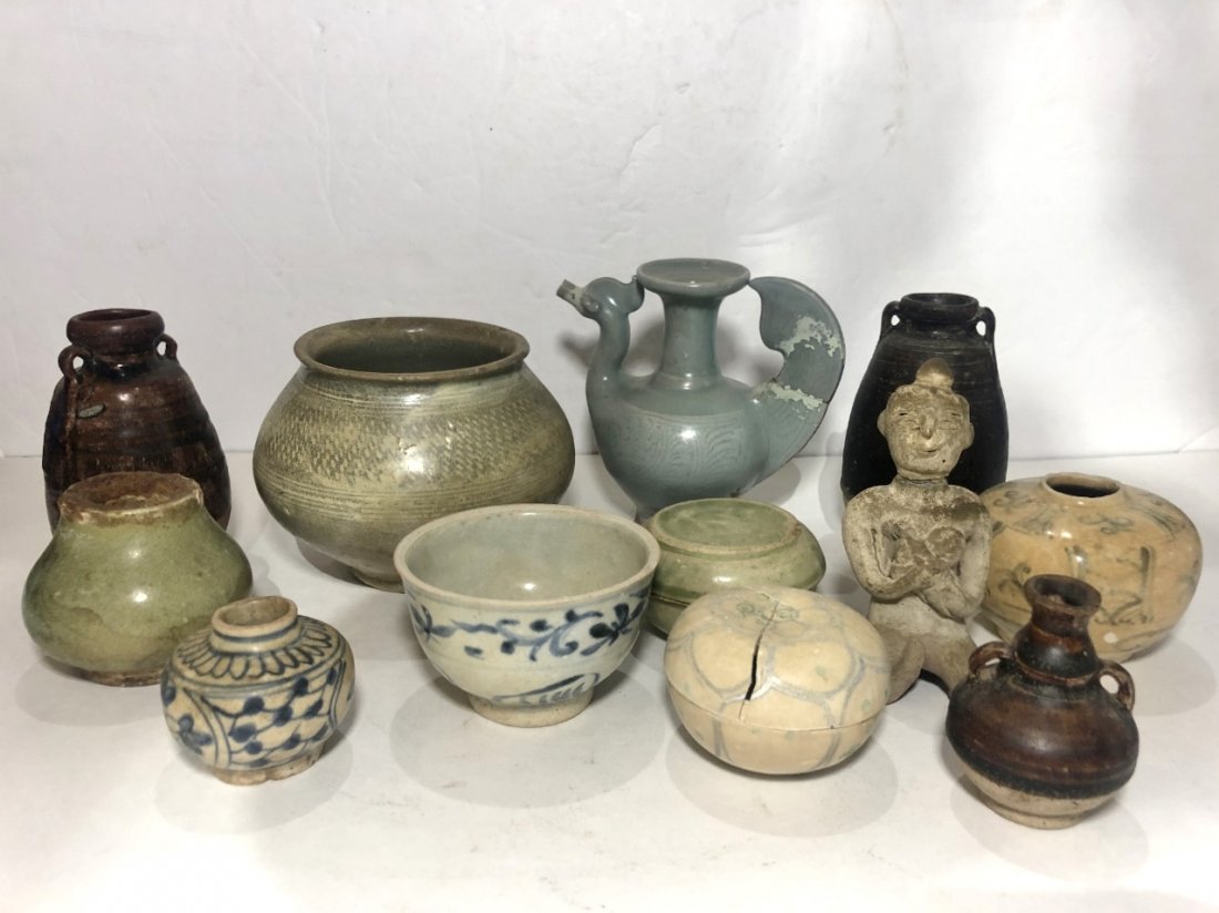 Early Asian ceramics in 2 trays (1 of 5)