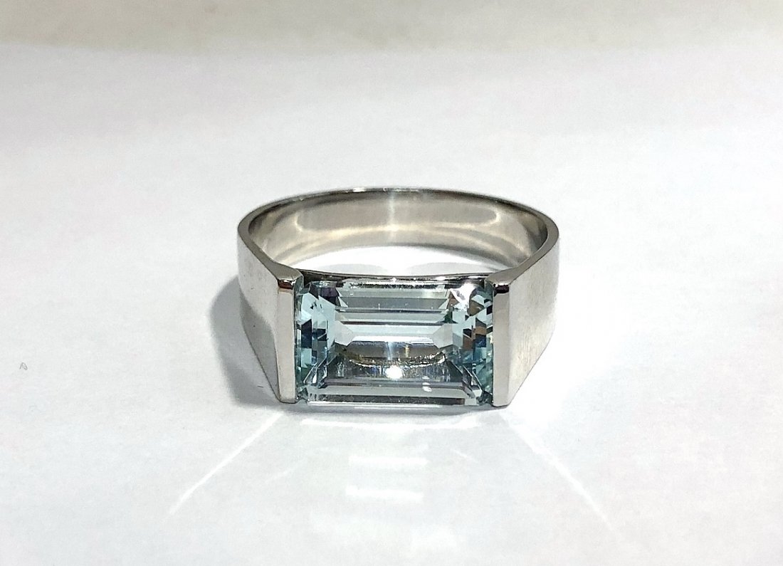 18k aquamarine ring (1 of 4)