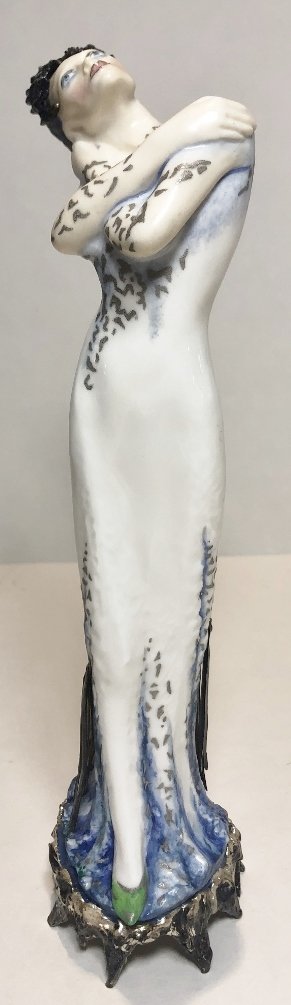 Royal Worcester "Seasons" by Kenneth Potts(winter) (1 of 8)