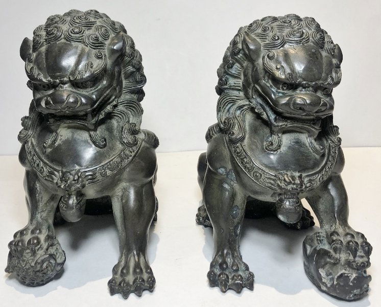 Pair of metal Foo Dogs (1 of 11)