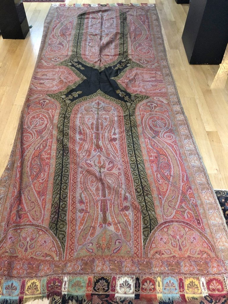 Handmade paisley shawl,c.1930. (1 of 5)