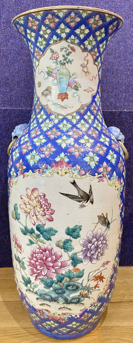 Large Chinese porcelain vase (1 of 7)