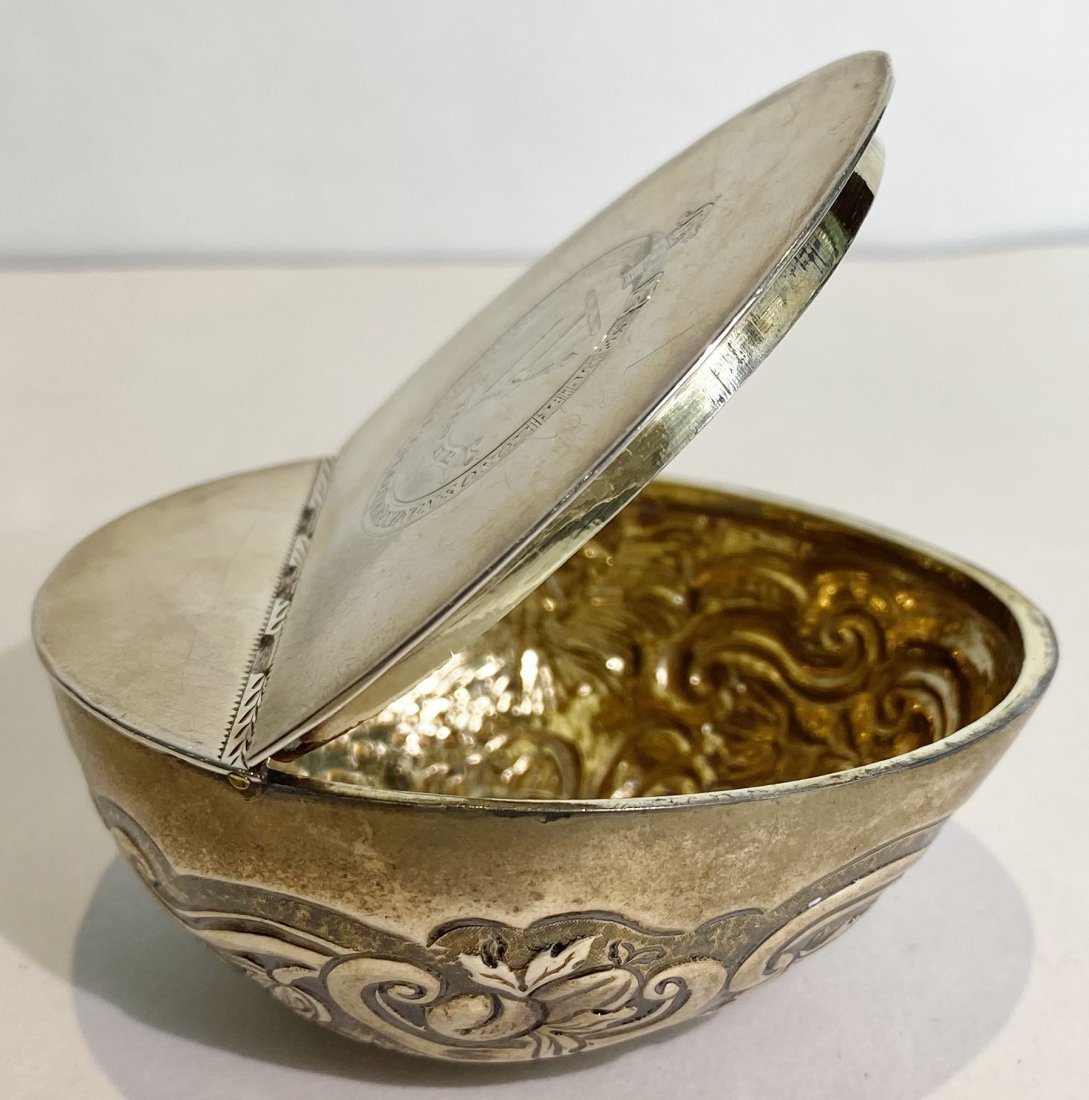 18th/19th c. English silver wine cup w/latin, 2.6 t.oz: 18th/19th c. English silver wine cup w/latin, 2.6 t.oz, 3" x 2.5"