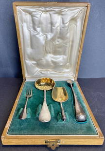 Russian silver set for traveling, 19thc, 5.6 t. oz: Russian silver set for traveling, 19thc, 5.6 t. oz. Box is 8 1/4" x 6.5" x 2". The longest item is 6.5" long.