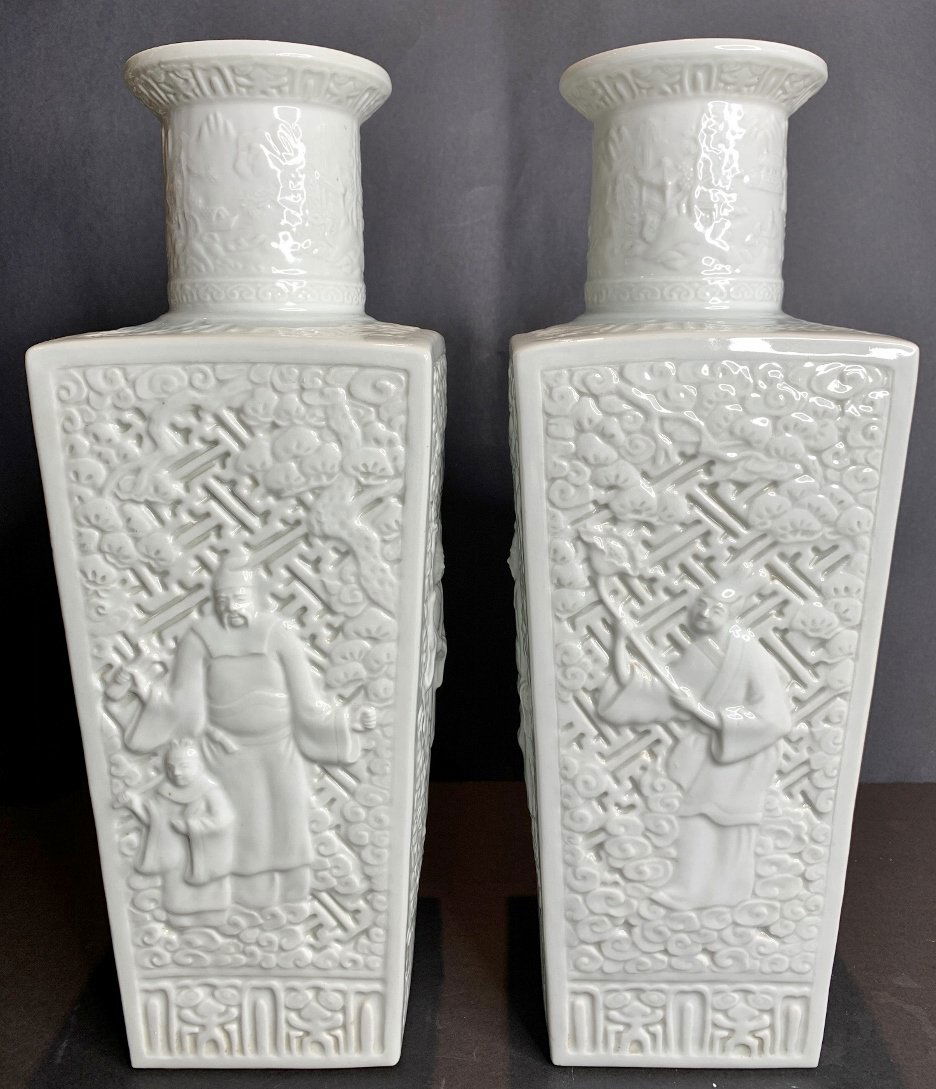Pair of white glazed ceramic 20thc Chinese vases (1 of 12)