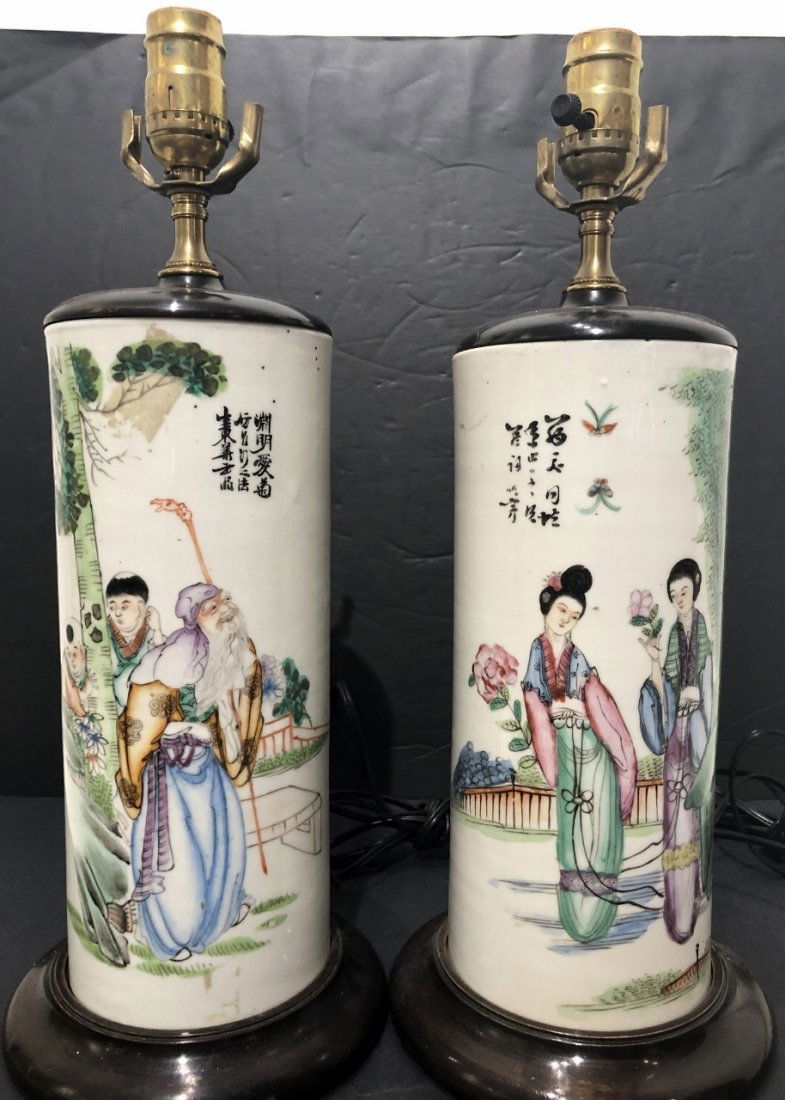 Pair of Chinese lamps with elders (1 of 14)