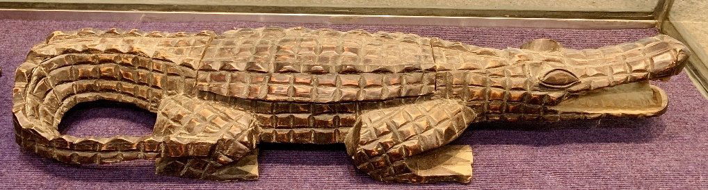 Wood alligator serving tray in 2 parts (1 of 2)