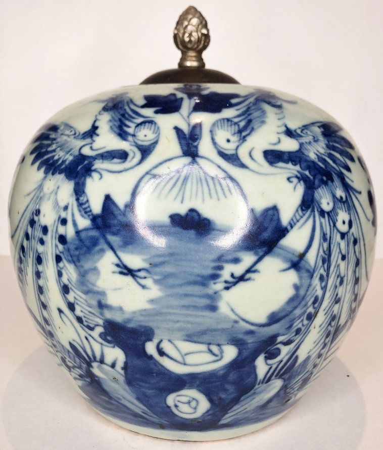 Chinese ginger jar with lid (1 of 8)