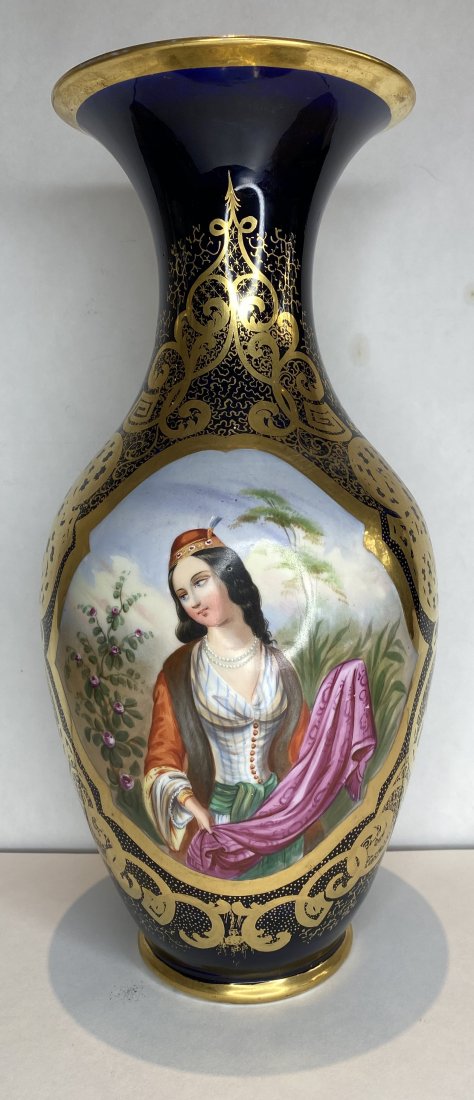 Old Paris porcelain vase with Persian theme c1880 (1 of 7)