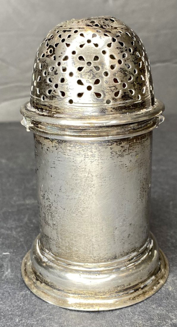 Silver muffineer, early marks 4.24 troy oz (1 of 8)