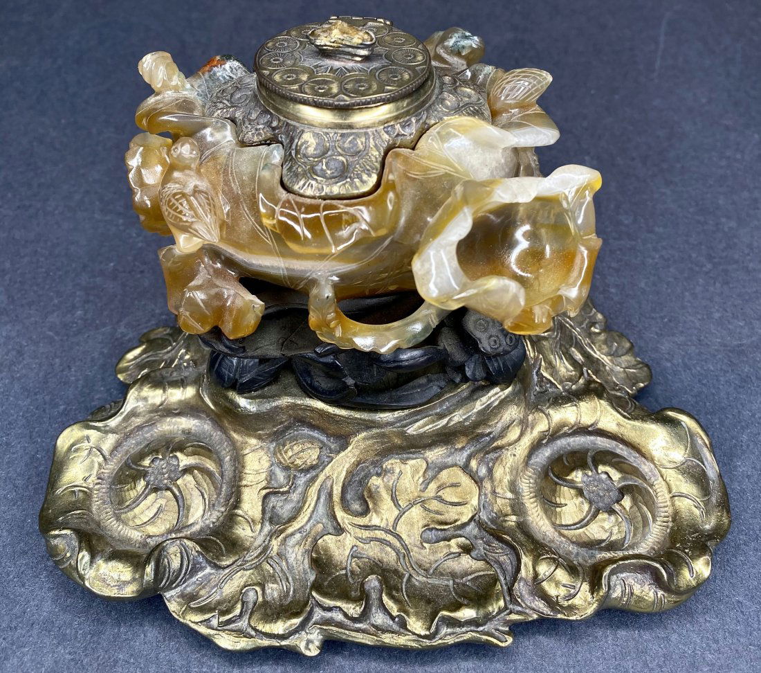 Chinese agate and gilt metal inkwell (1 of 15)