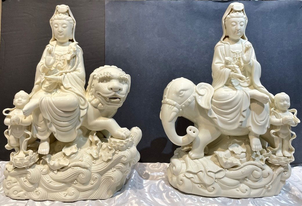 Pair of Chinese Blanc de Chine figurines (1 of 18)