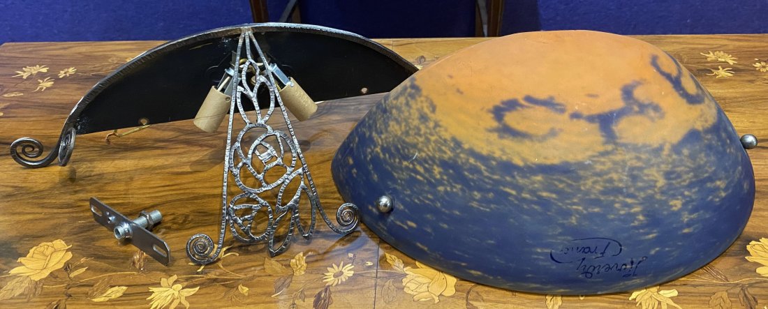 Signed Art Deco art glass wall sconce (1 of 6)