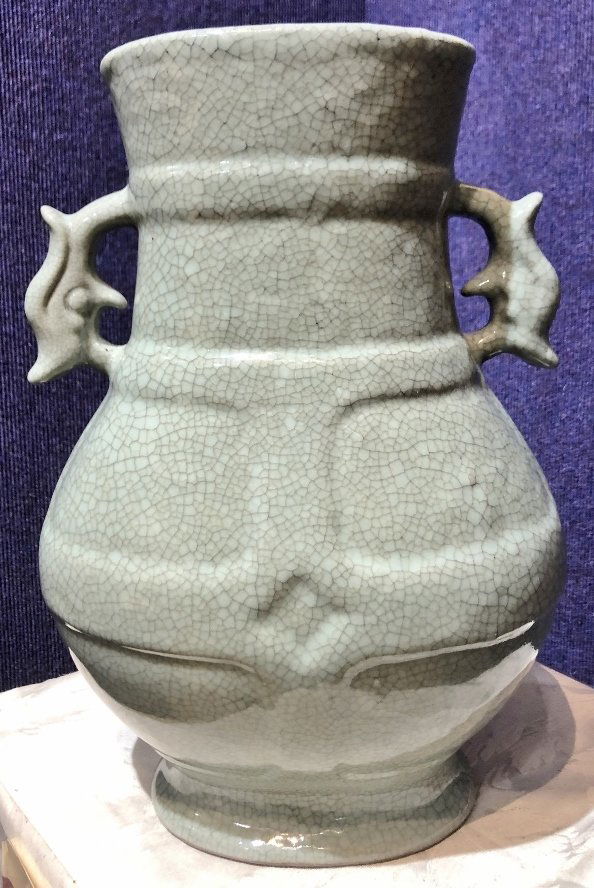 Large Chinese celadon vase with handles (1 of 11)