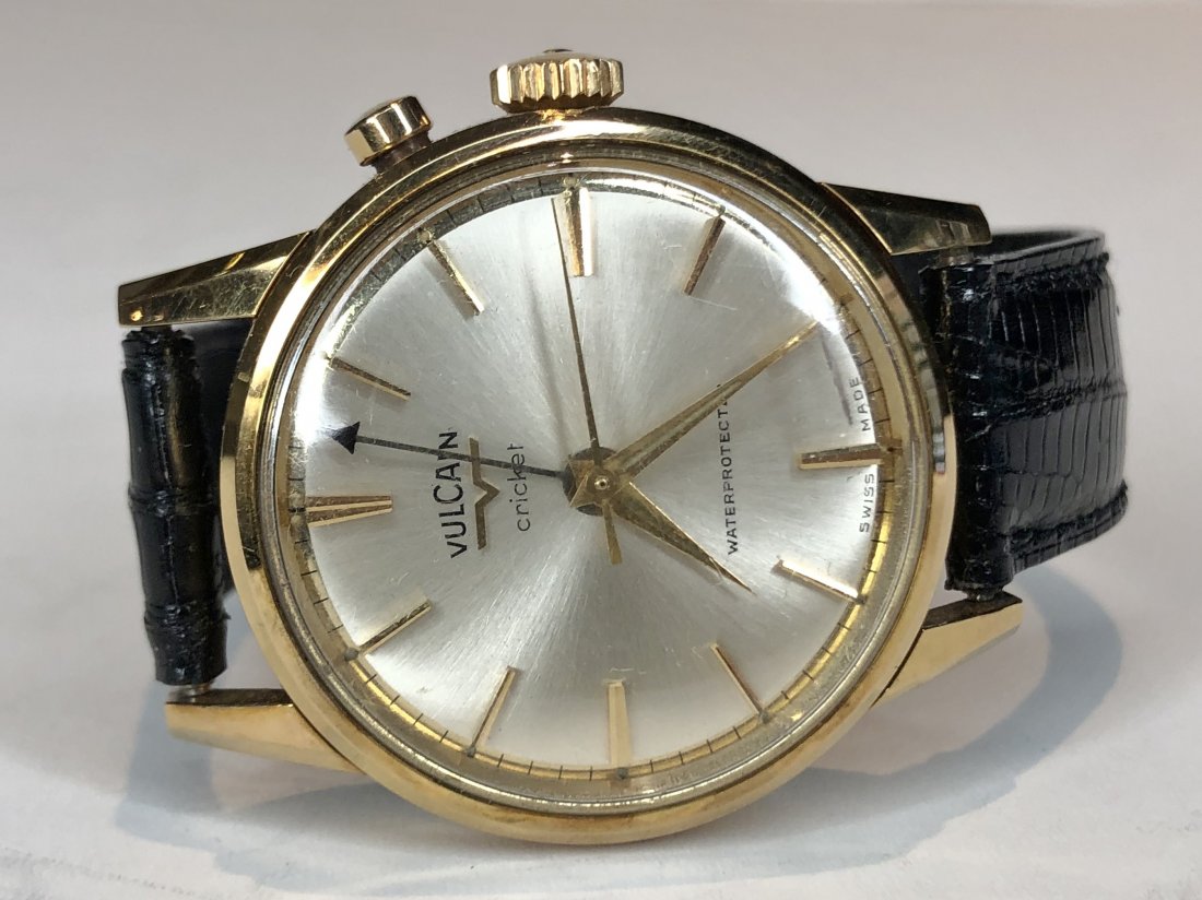 Vulcain Cricket wristwatch (1 of 4)