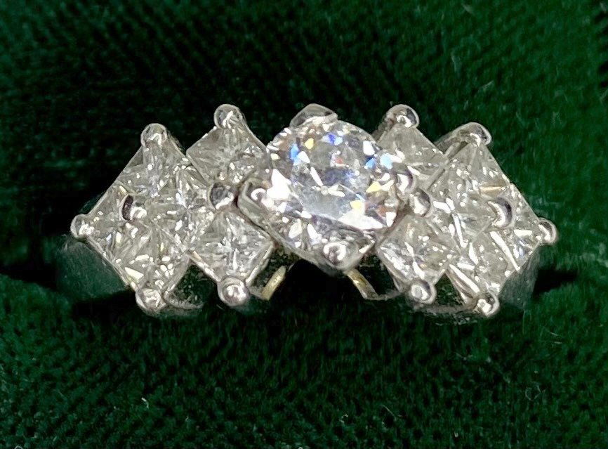 Platinum diamond engagement ring, modern, 5.45 dwts (1 of 11)