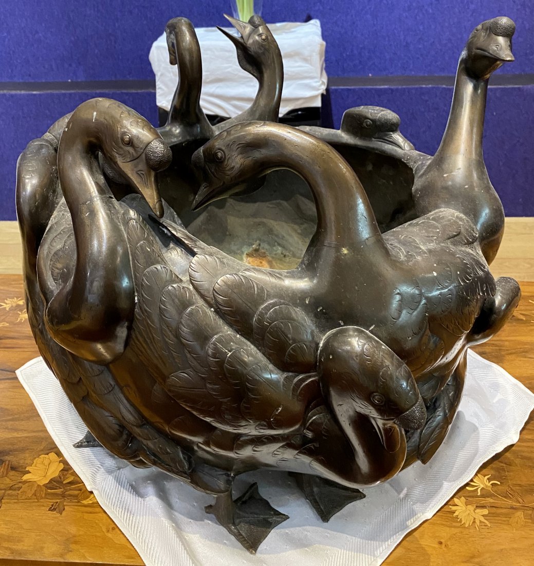 Large bronze of ducks.20th century (1 of 13)