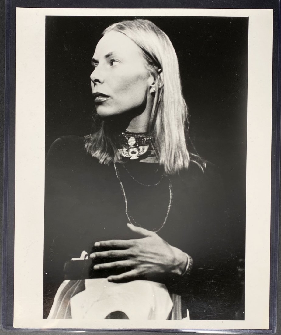 Photo of Joni Mitchell by Neal Preston (1 of 5)