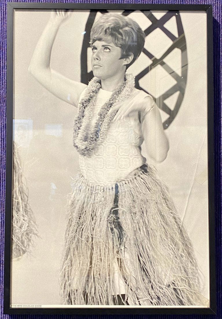 Large publicity photo Lesley Gore, Mike Douglas (1 of 5)
