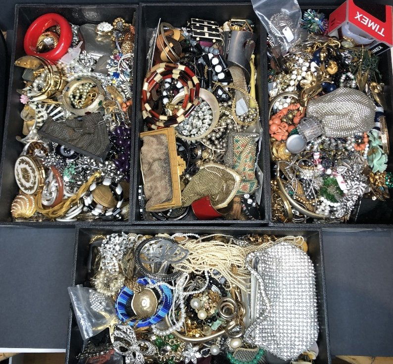 Miscellaneous costume jewelry in four trays (1 of 5)