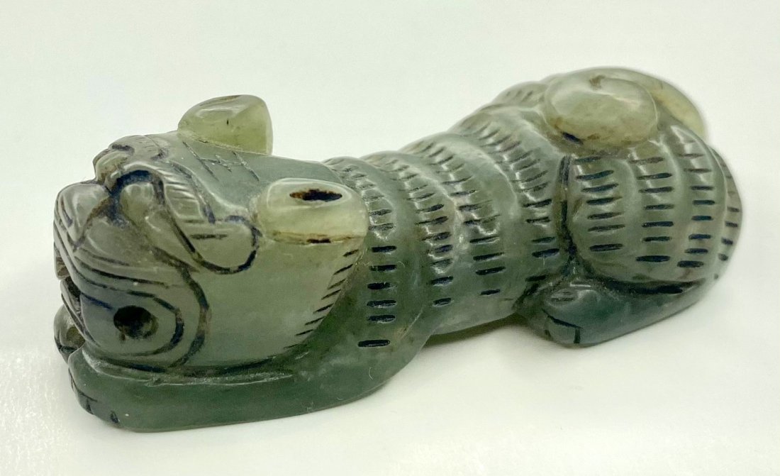 Small Chinese jade carving of a cat (1 of 5)