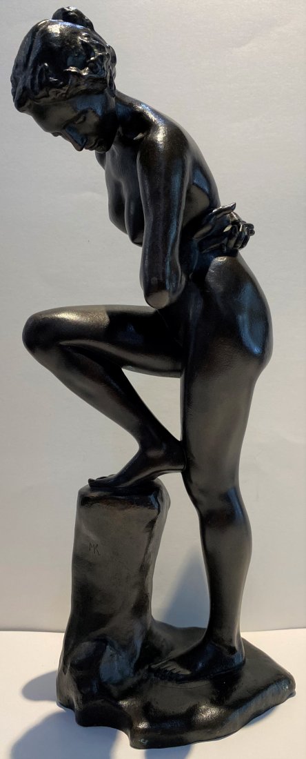 Bronze of bathing lady by Max Klinger, Badende: Bronze of bathing lady by Max Klinger, Badende (Bather) Height is 15.5", width is approximately 6" Max Klinger (Source: Wiki) Max Klinger (18 February 1857 - 5 July 1920) was a German artist who produ