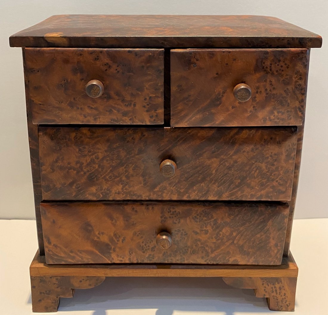 Small burled wood jewelry chest (1 of 10)
