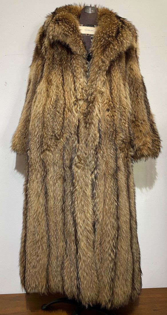 Tanuki fur coat (1 of 12)