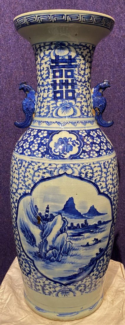 Large Chinese blue and white vase with two storks (1 of 11)