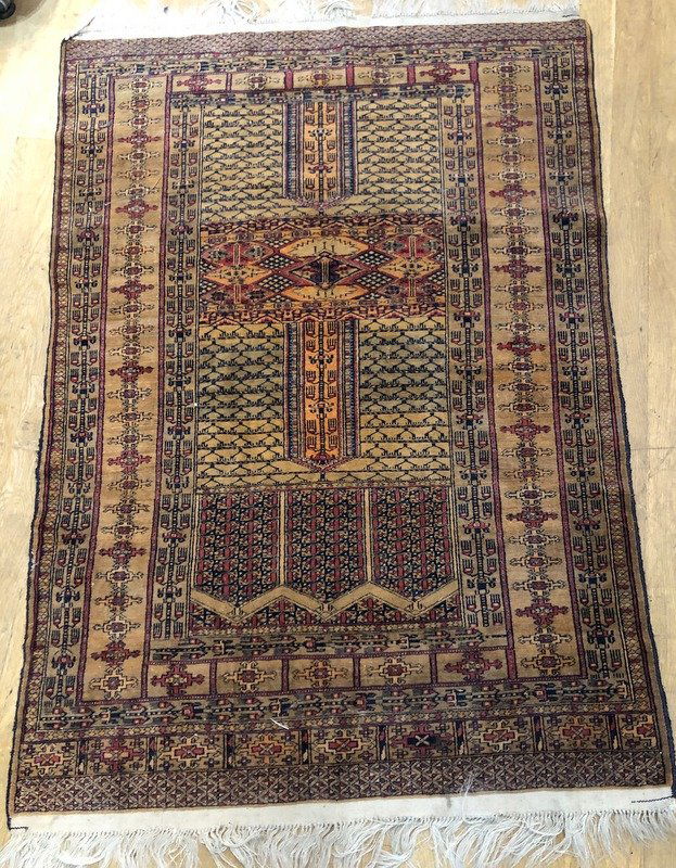 Handmade tribal prayer carpet (1 of 4)