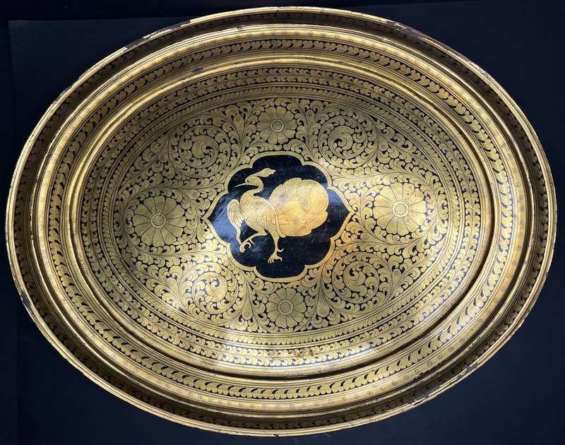 Balinese gilt and lacquer serving tray, c1965 (1 of 4)