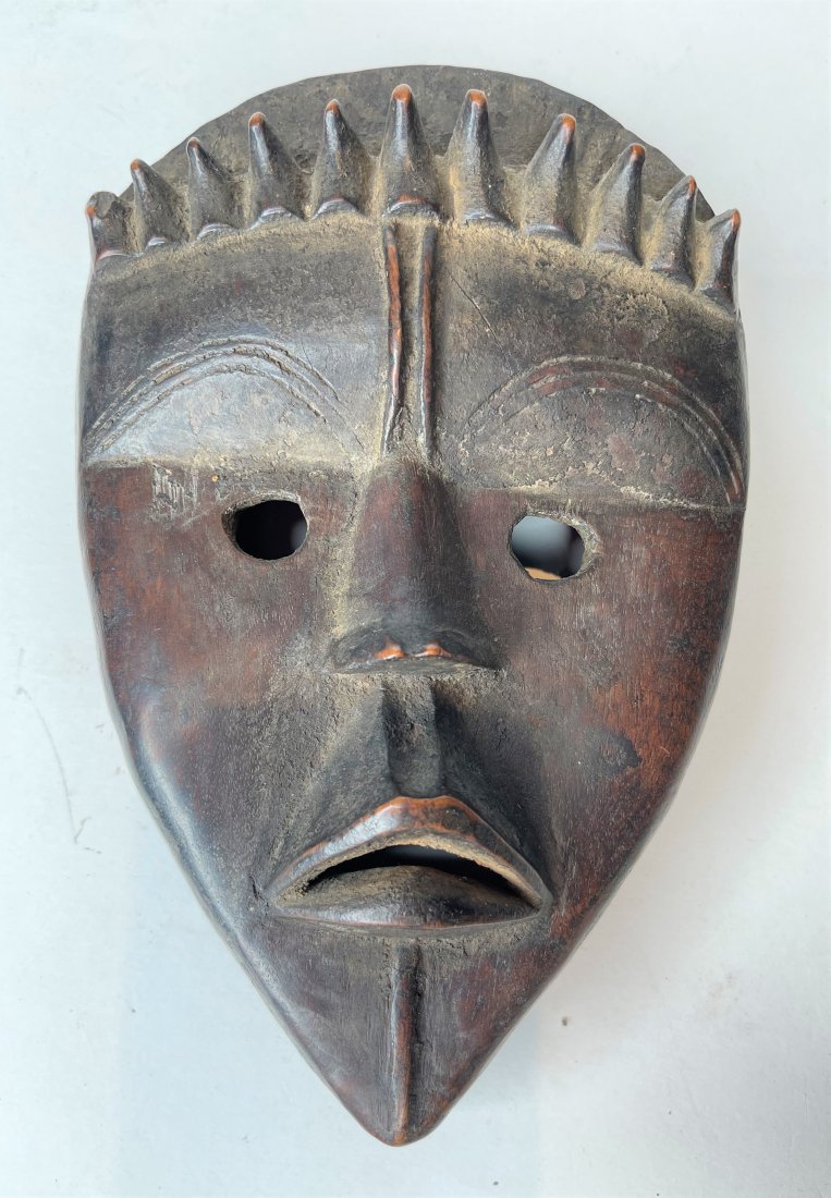 Wood tribal mask (1 of 7)