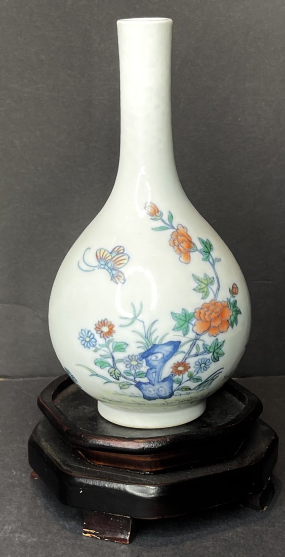 Small Chinese vase with flowers, Yongzheng marks (1 of 7)