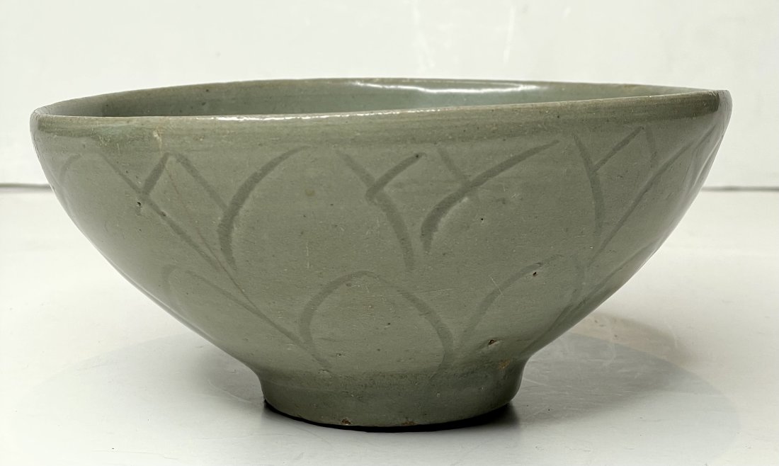 13thc Korean Koryo celadon lotus bowl (1 of 7)
