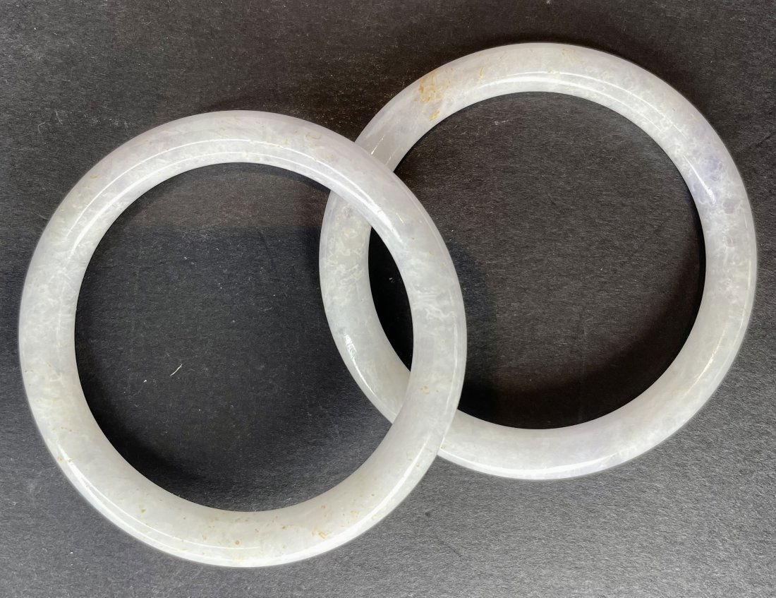 Pair of Chinese lavender jade bracelets (1 of 5)