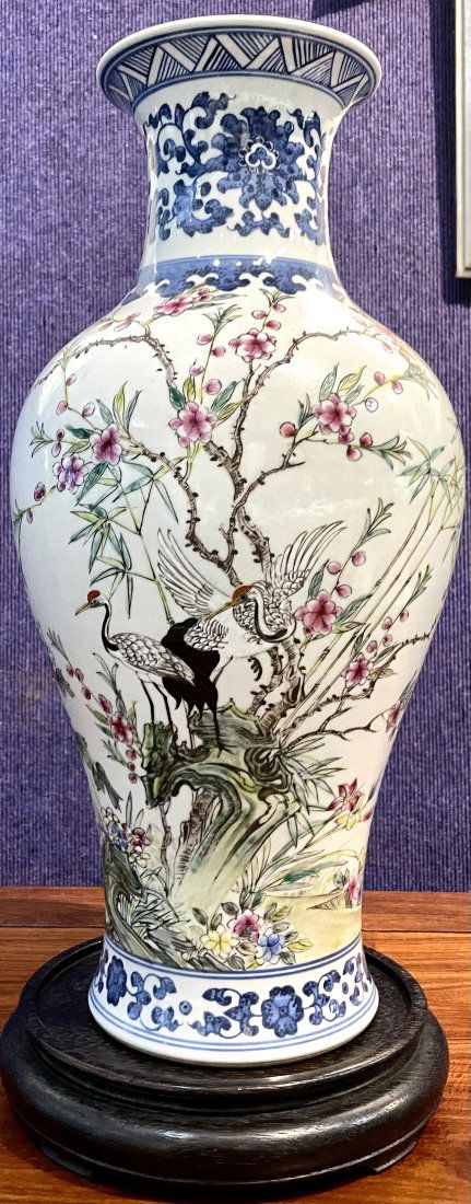 Chinese porcelain bird vase, circa 1950 (1 of 10)