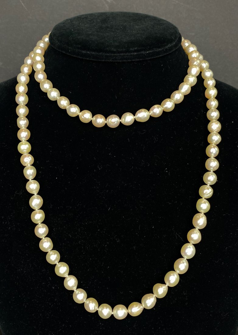 Cultured pearl strand with14k sapphire clasp (1 of 6)