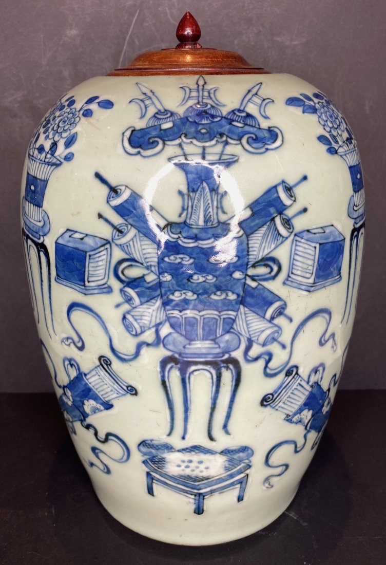 Chinese hundred antiques jar with wood lid (1 of 7)