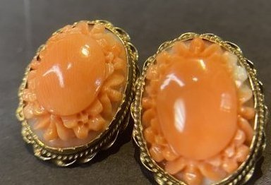14k gold carved coral earrings: 14k gold carved coral earrings