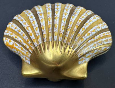 Herend shell decoration: Herend shell decoration Since itâ€™s foundation in 1826, the Herend Porcelain Manufactory has been making a wide variety of porcelain sets and ornamental pieces of the highest quality. By today i